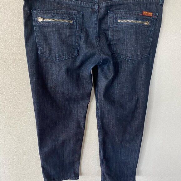 7 For All Mankind Gwenevere Denim Zippered Low Rise Dark Wash Capri Pants, 29x21 - Picture 5 of 8
